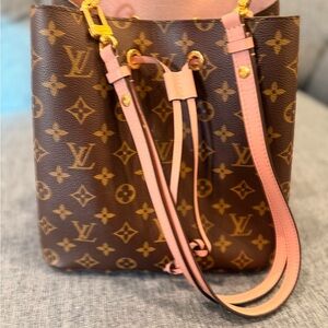 Louis Vuitton Monogram NeoNoe MM bucket bag